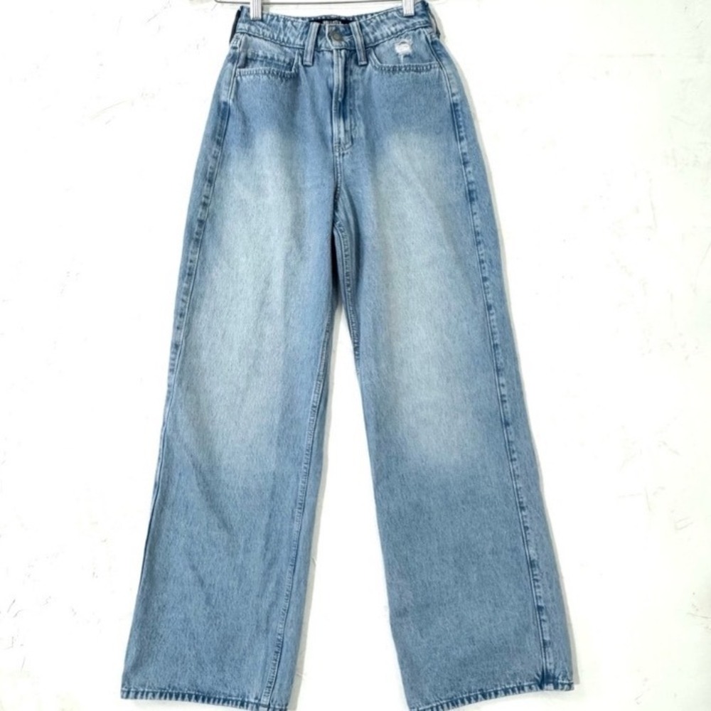 Hollister Ultra High-Rise Baggy Jeans Light‎ Wash W25R Distressed Wide Leg Denim